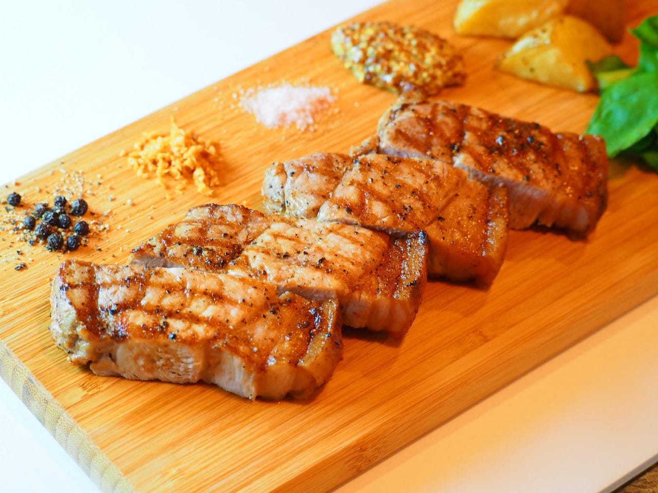 《2.5時間飲み放題(40種類以上)&生ハム食べ放題付き!》スペイン赤豚ステーキ「パーティプラン」